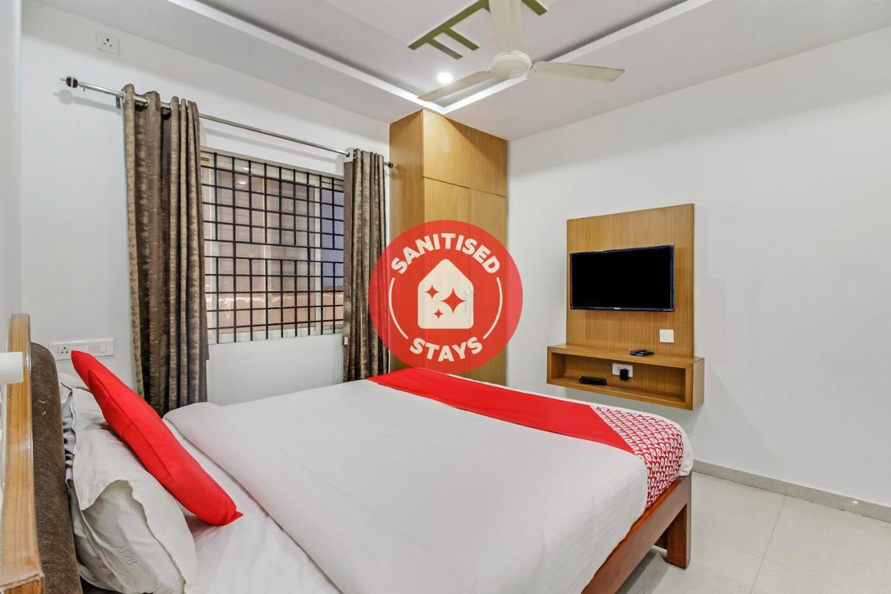 Oyo 28303 Yesh Comforts Hotel Madikeri Bagian luar foto